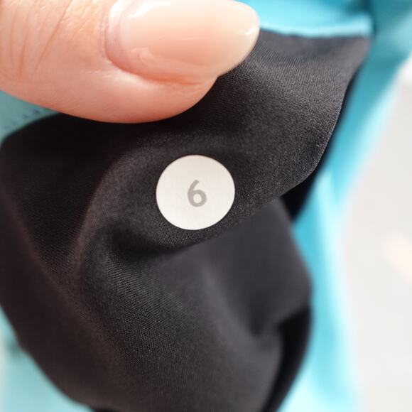 Lululemon Shorts Womens Size 6 Blue 3" Athleisure Hiking Run Workout Gym - Picture 7 of 8